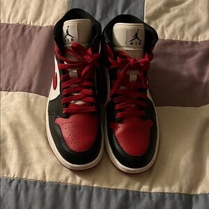 Nike Air Jordan High-Tops Red Black White